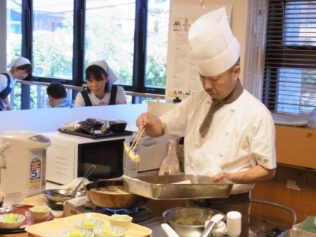 病棟内調理えび天うどん　調理師